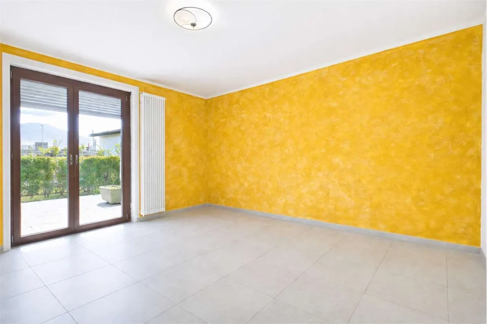 Caslano: Ampia Casa 4.5 con giardino