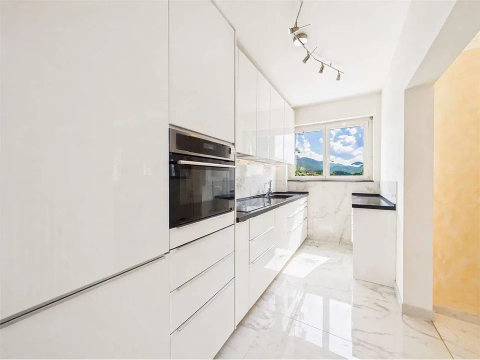 Spacious 4.5-room apartment in Balerna renovated