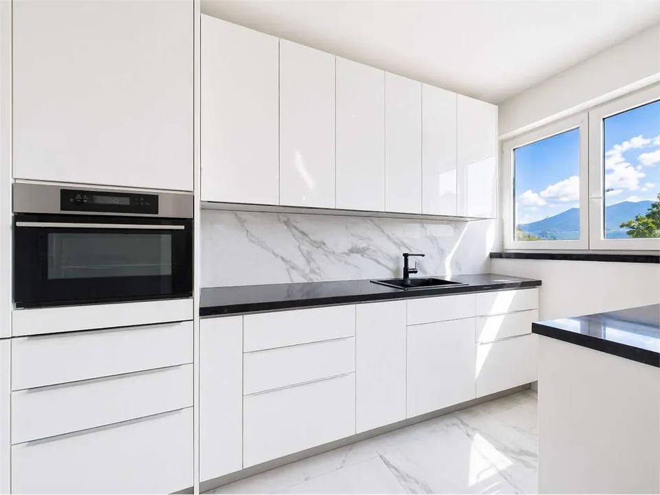Spacious 4.5-room apartment in Balerna renovated
