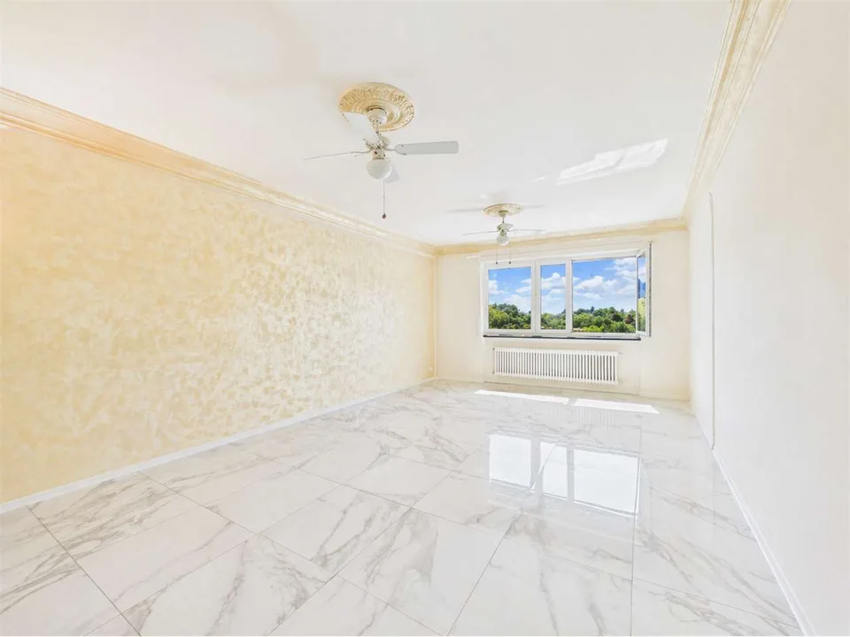 Spacious 4.5-room apartment in Balerna renovated