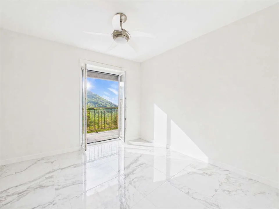 Spacious 4.5-room apartment in Balerna renovated
