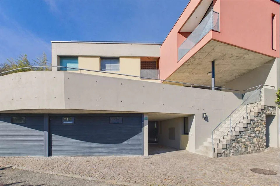Villa lumineuse de 5.5 pièces avec vue sur le lac