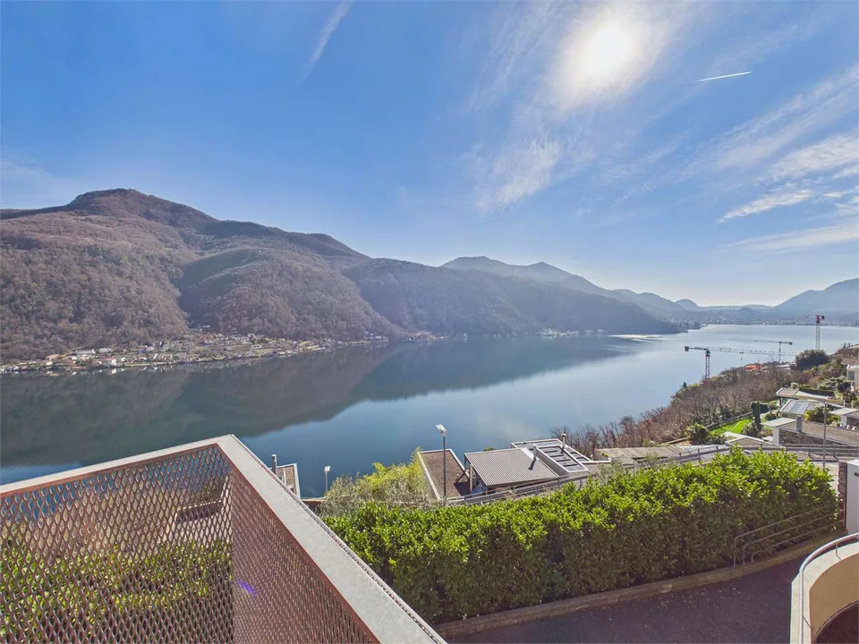 Villa lumineuse de 5.5 pièces avec vue sur le lac