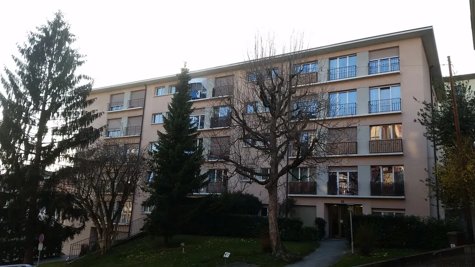 Place de parc extérieure à Lausanne