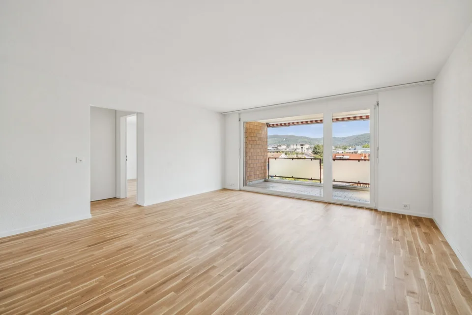 Premier occupation après rénovation : Appartement 3.5 pièces moderne à Reinach