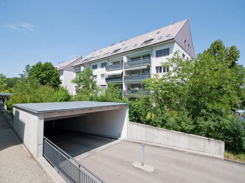 Einstellplatz an der Höglerstrasse zu vermieten