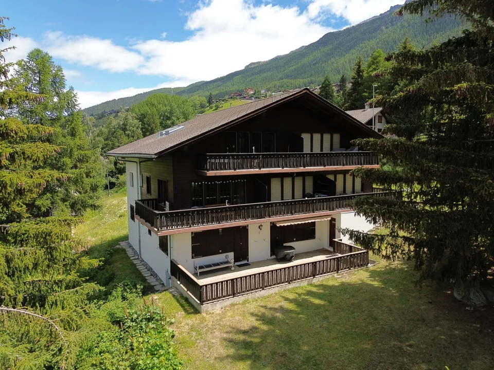 Appartement mansardé confortable avec belle vue sur les montagnes