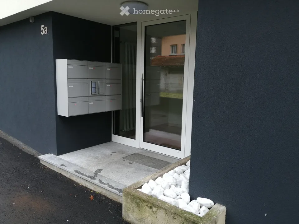 Stabile Minergie mit nur 8 Wohnungen, renoviert 2019, in ruhiger Lage