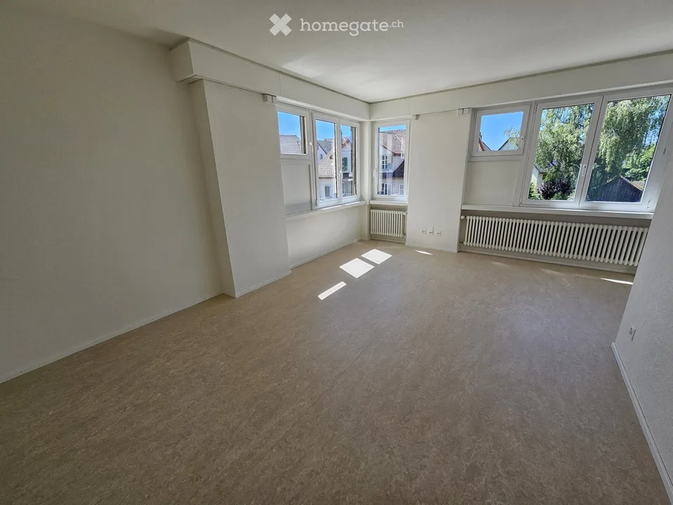 Un joyau résidentiel avec deux entrées et deux balcons