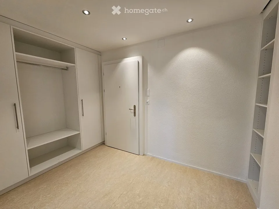 Un joyau résidentiel avec deux entrées et deux balcons