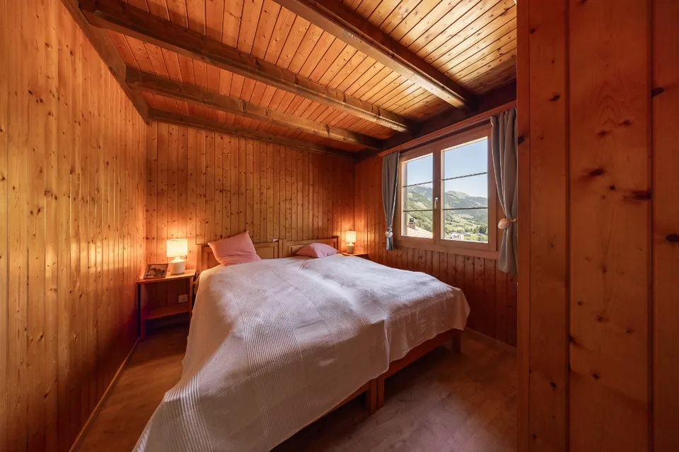 Living in harmony with nature: 4½-room chalet in a quiet location