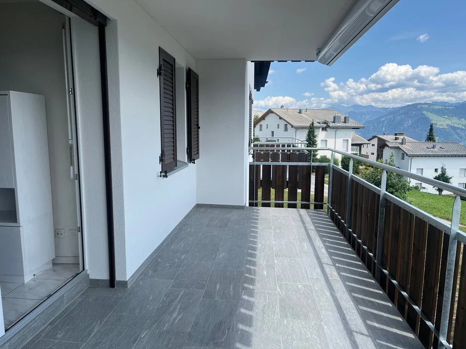 2.5-room apartment with mountain panorama in Falera (second home)