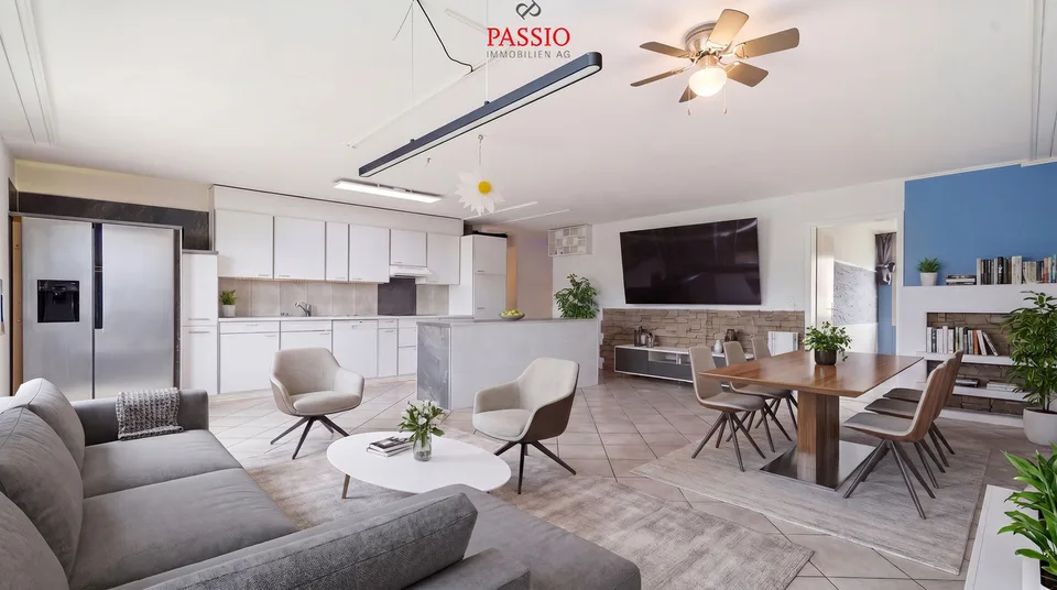 Helle 4.5-Zimmer-Wohnung mit Carport an zentraler & ruhiger Lage