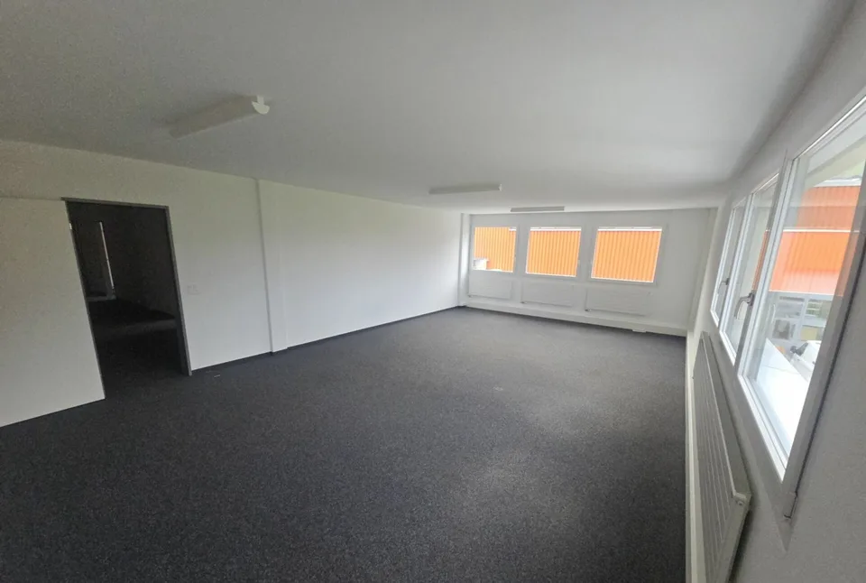 Modern office space with 202 m² in top location in Altendorf SZ