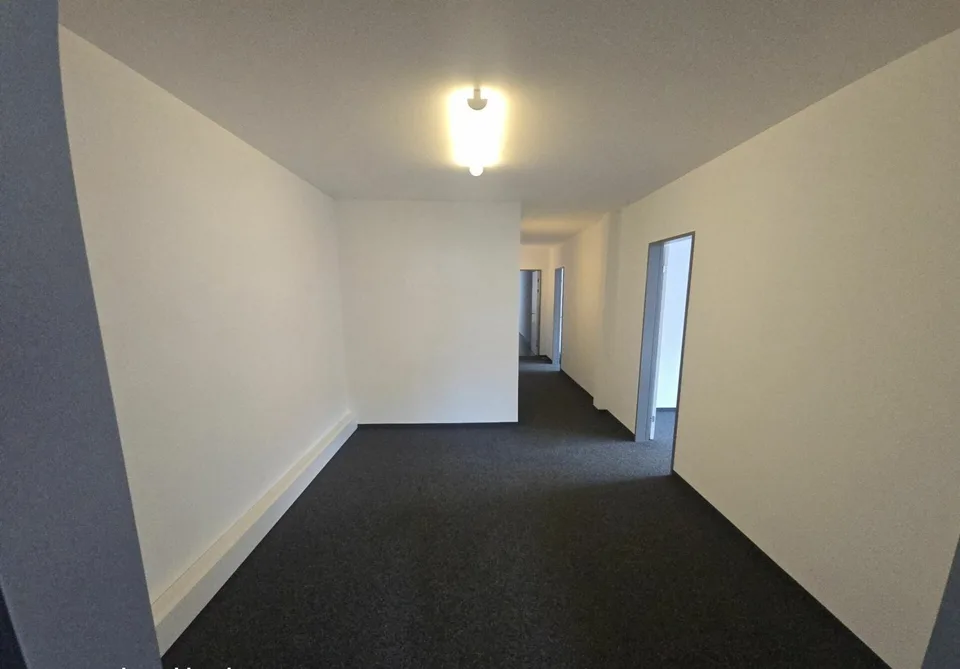Modern office space with 202 m² in top location in Altendorf SZ