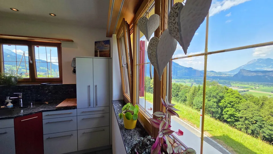 Neuwertiges, freistehendes Einfamilienhaus an unverbaubarer Aussichtslage mit grossem Schopf – Foto 26 von 34
