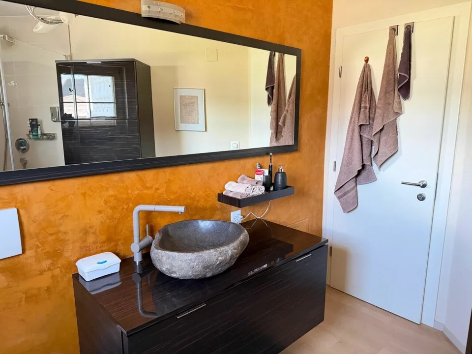 Hochwertige 2.5-Zimmerwohnung mit Terrasse und herrlichem Schlossblick