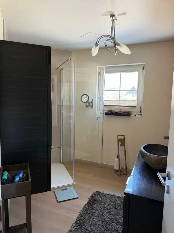 Hochwertige 2.5-Zimmerwohnung mit Terrasse und herrlichem Schlossblick