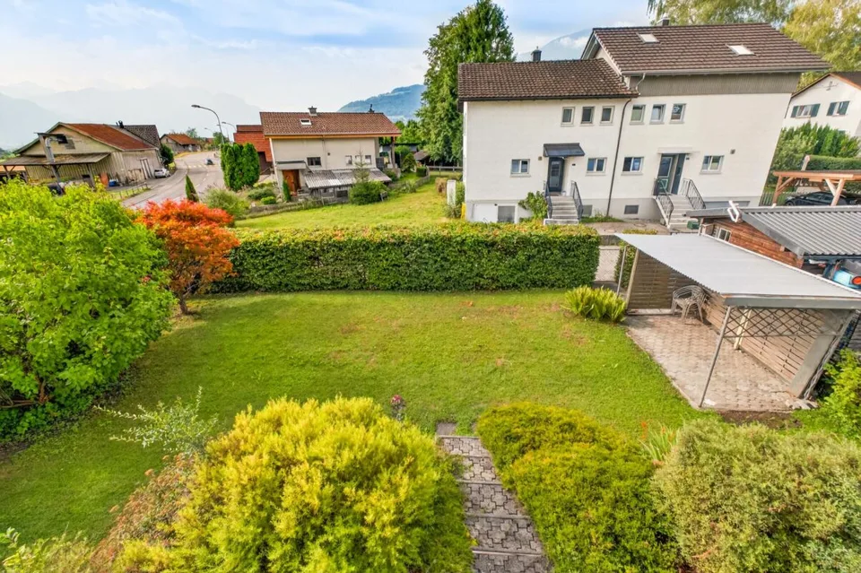 Charming semi-detached house in a quiet location with a far-reaching view