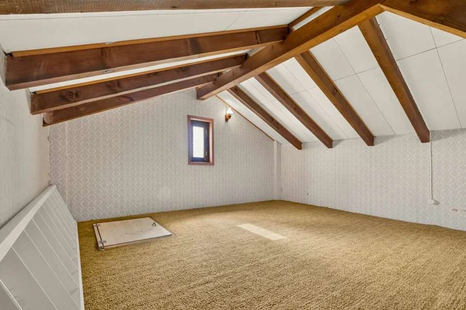 Charming semi-detached house in a quiet location with a far-reaching view