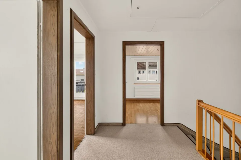 Charming semi-detached house in a quiet location with a far-reaching view