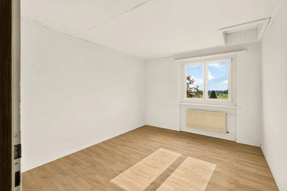 Charming semi-detached house in a quiet location with a far-reaching view