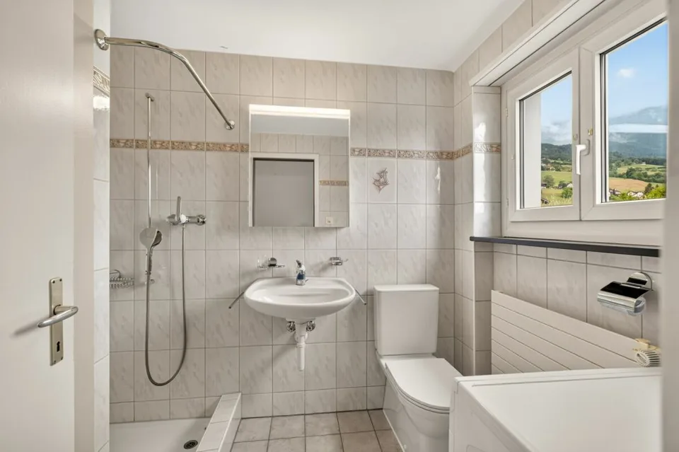 Charming semi-detached house in a quiet location with a far-reaching view
