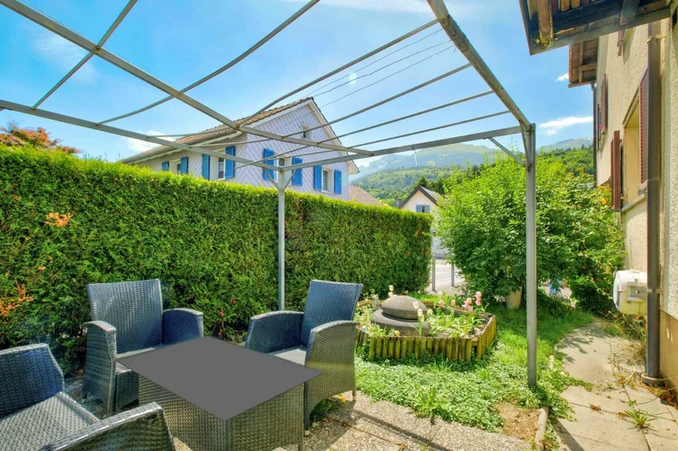 Partie de maison attractive avec deux unités de logement et usage polyvalent