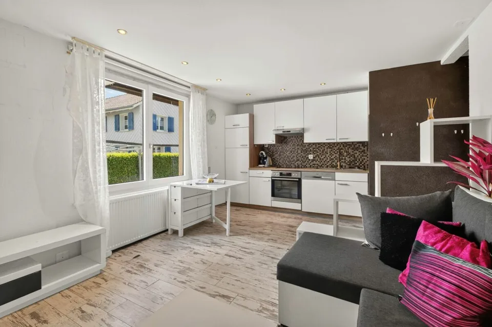 Partie de maison attractive avec deux unités de logement et usage polyvalent