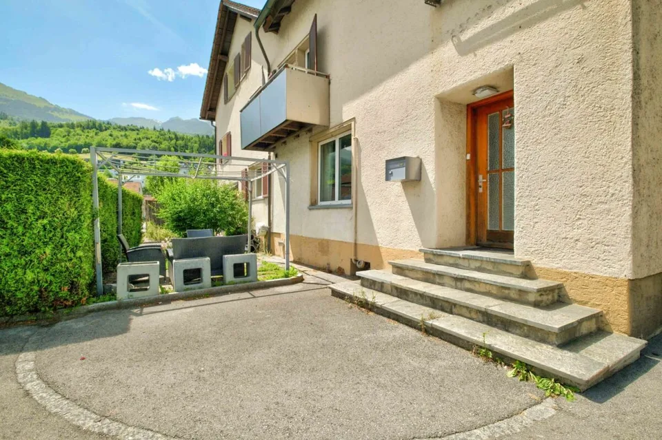Partie de maison attractive avec deux unités de logement et usage polyvalent