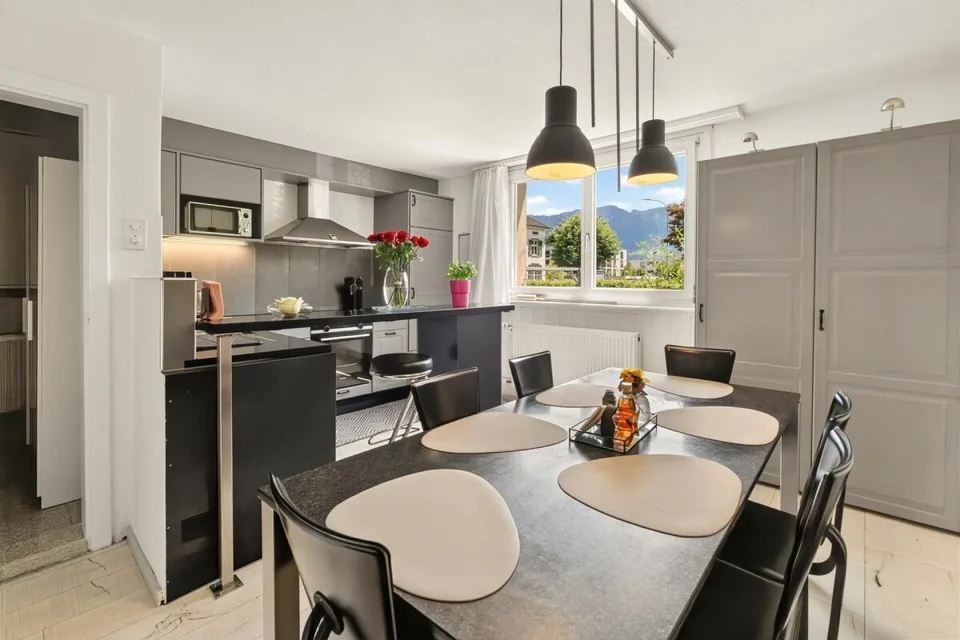 Partie de maison attractive avec deux unités de logement et usage polyvalent