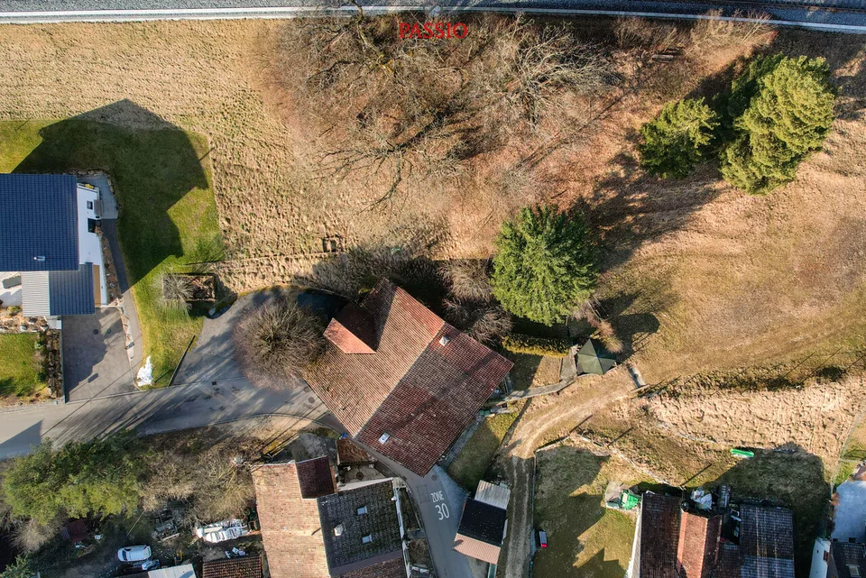 Grosses 8-Zimmer-Bauernhaus mit Gartenidylle und viel Potenzial
