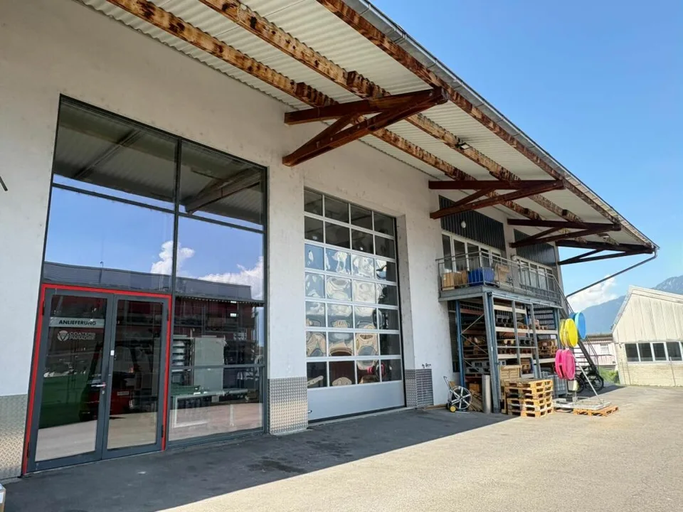 Parc d'Activités en Situation Idéale - Hall, Bureau et Espaces Commerciaux Flexibles