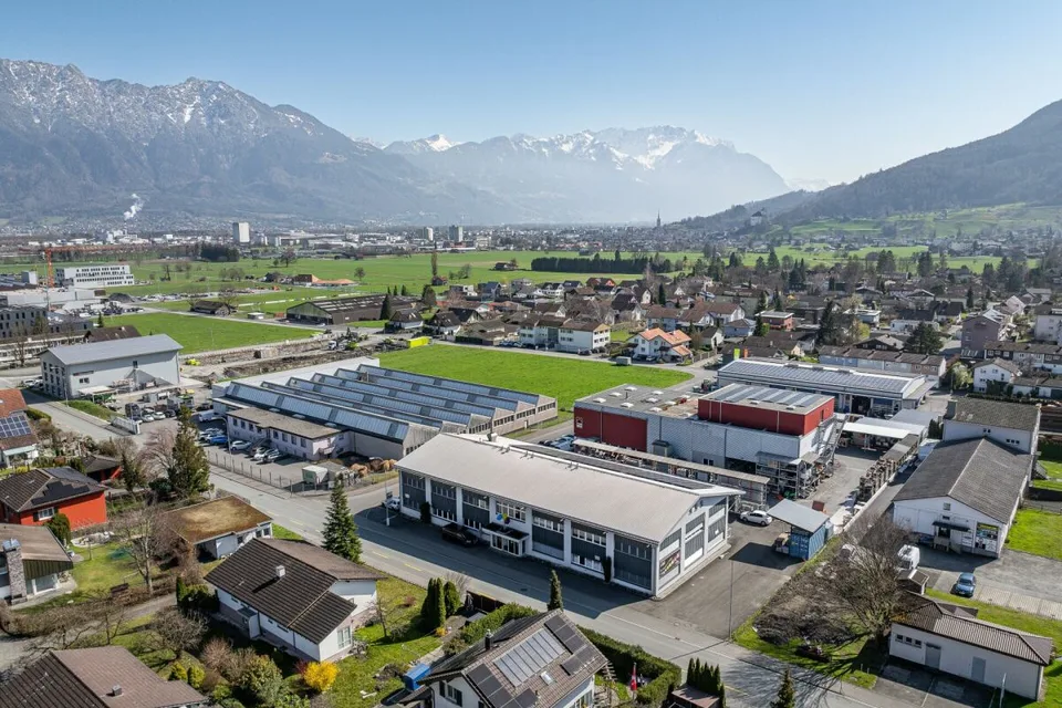 Parc d'Activités en Situation Idéale - Hall, Bureau et Espaces Commerciaux Flexibles