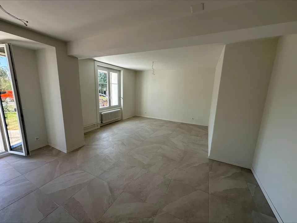 Appartamento 3 locali ristrutturato con terrazza a Neuchâtel
