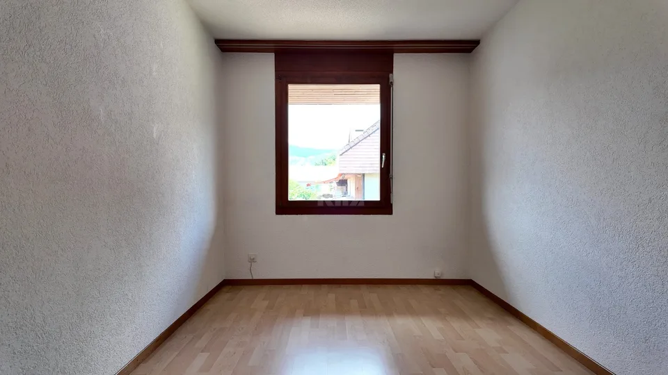 Bel appartement avec balcon dans un quartier calme – Foto 9 von 13