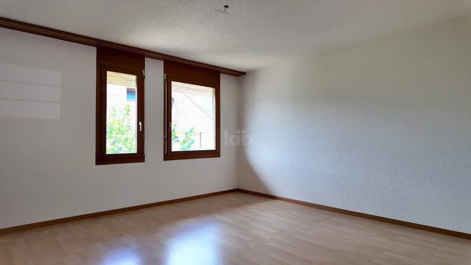 Bel appartement avec balcon dans un quartier calme – Foto 8 von 13