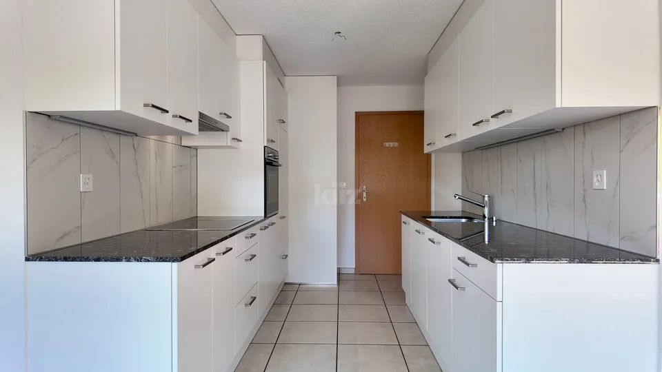 Bel appartement avec balcon dans un quartier calme – Foto 6 von 13