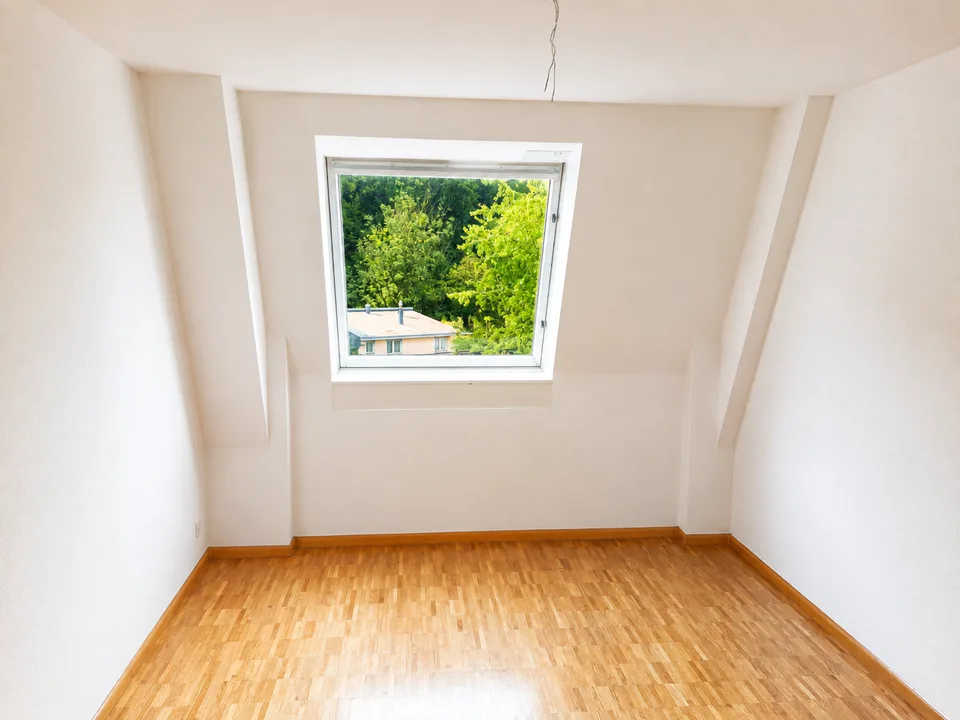1er mois gratuit ! Appartement spacieux 4,5 pièces en mansarde à Zunzgen – photo 7 sur 14