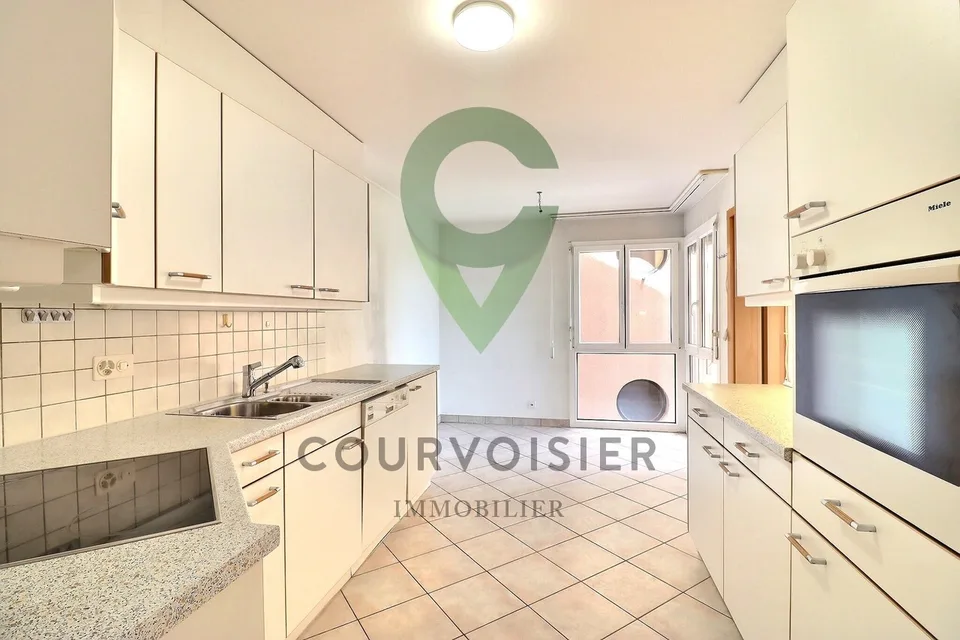 BEL APPARTEMENT DE 4,5 PCES, VUE LAC ET ALPES PROCHE DES COMMODITES – foto 6 di 13