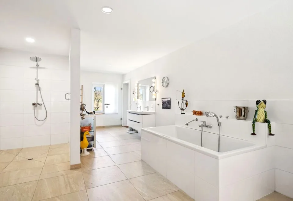 GROSSE PREISSENKUNG - Sehr seltenes Objekt - Wunderschönes, komplett renoviertes Bauernhaus auf 4'385 m² – Foto 26 von 26