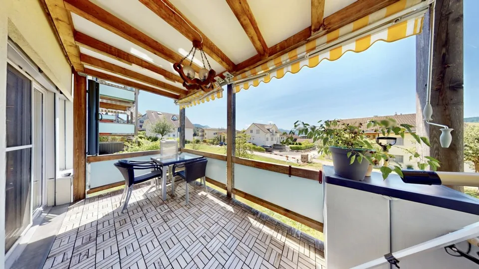 Appartement exclusif 4.5 pièces à Greppen - vivre avec vue sur le lac et les montagnes