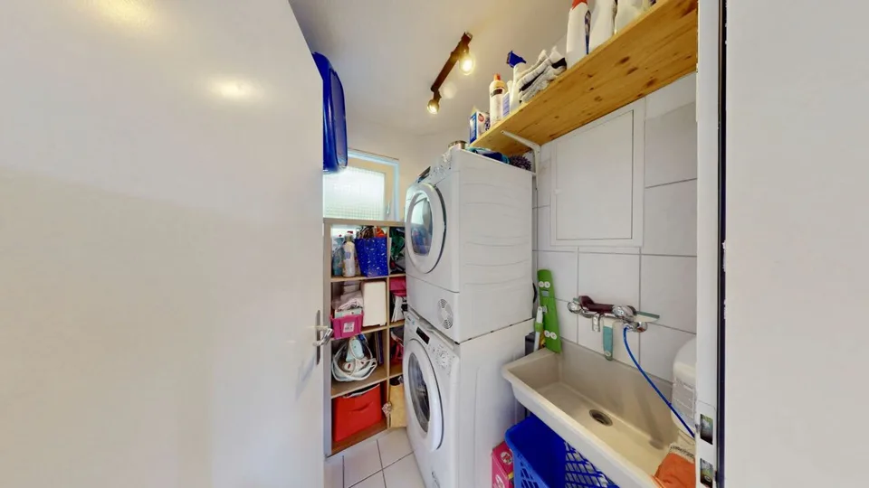 Appartement exclusif 4.5 pièces à Greppen - vivre avec vue sur le lac et les montagnes
