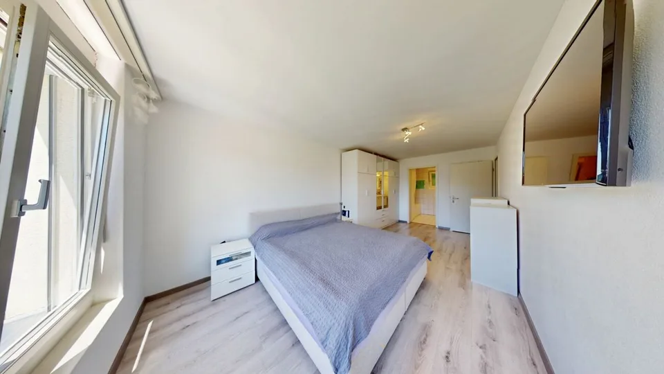 Appartement exclusif 4.5 pièces à Greppen - vivre avec vue sur le lac et les montagnes
