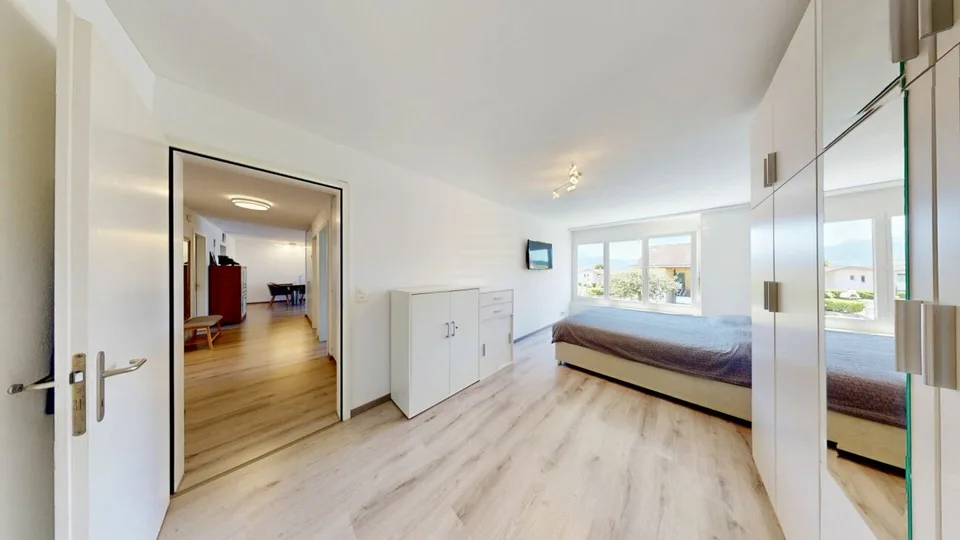 Appartement exclusif 4.5 pièces à Greppen - vivre avec vue sur le lac et les montagnes