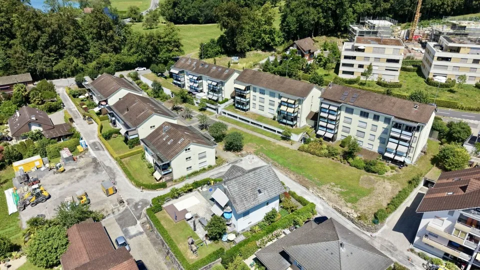 Appartement exclusif 4.5 pièces à Greppen - vivre avec vue sur le lac et les montagnes