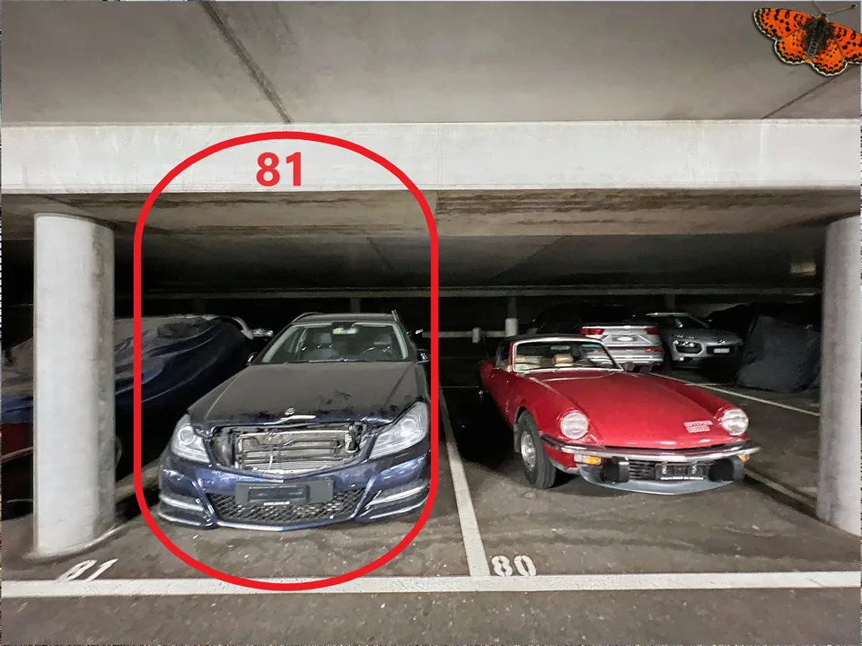 BELFAUX - Place de parc voiture intérieure