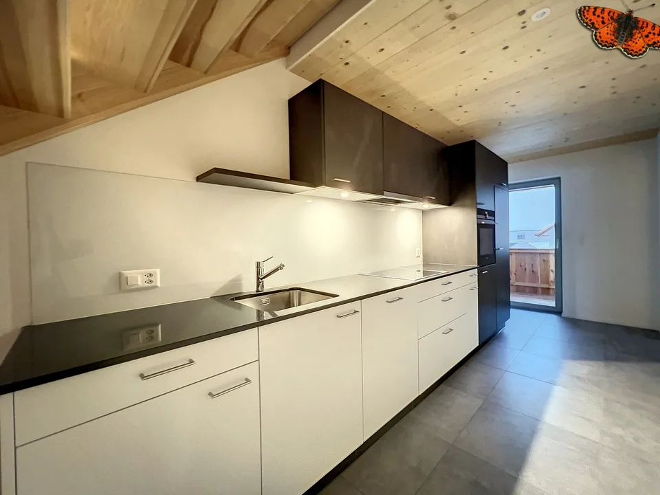 3 ½ PIÈCES - EN DUPLEX !