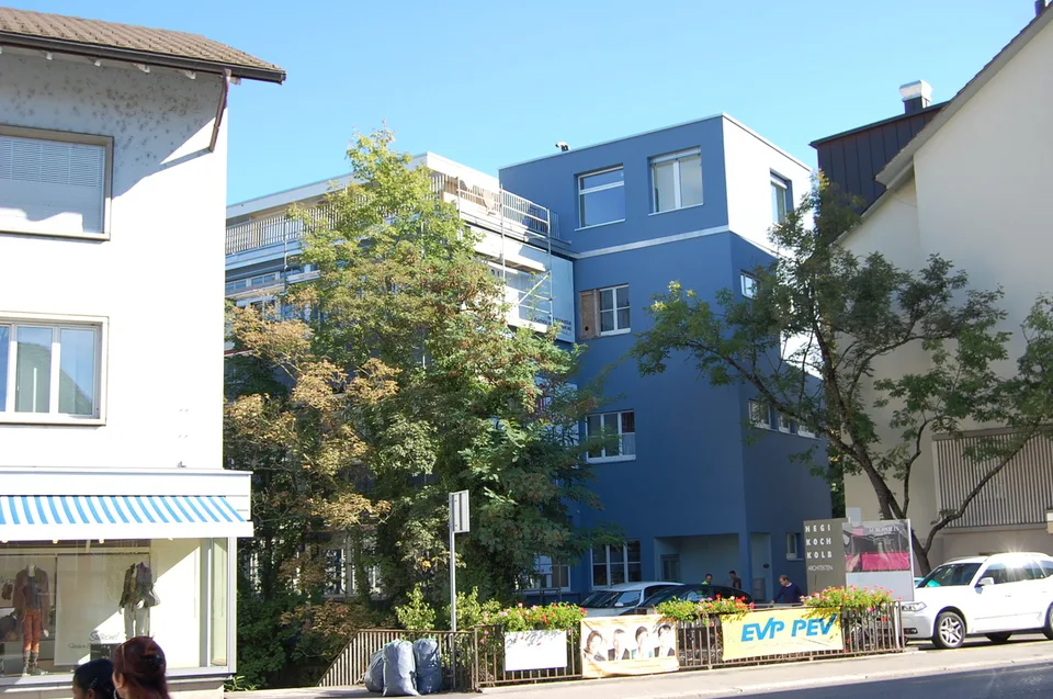 Divers locaux commerciaux 110m², 179m², 566m² dans un emplacement central