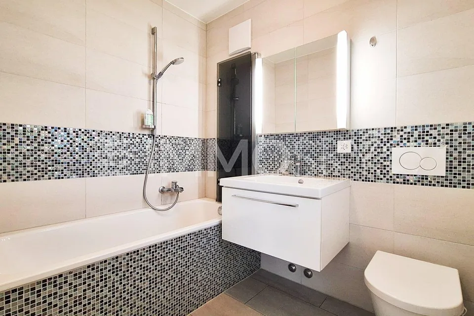 Rez 4.5 pièces avec jardin et sous-sol – Esprit villa